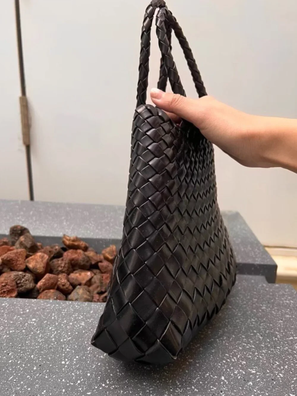 Dragon Diffusion Black Woven Bag - Picture 5 of 6